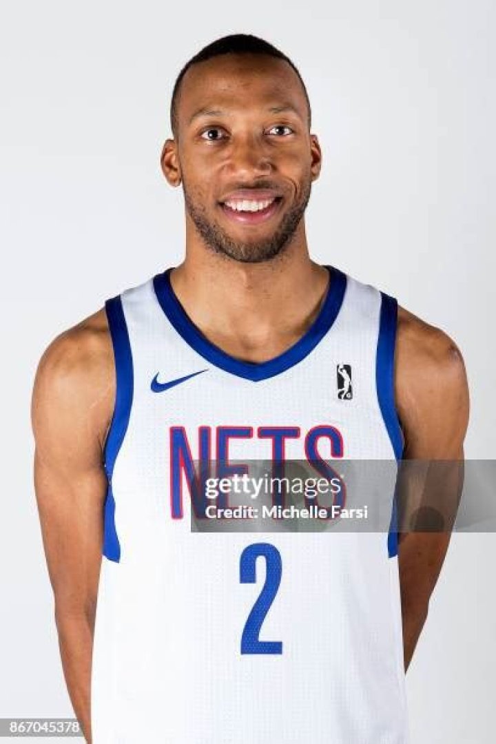 Akil Mitchell