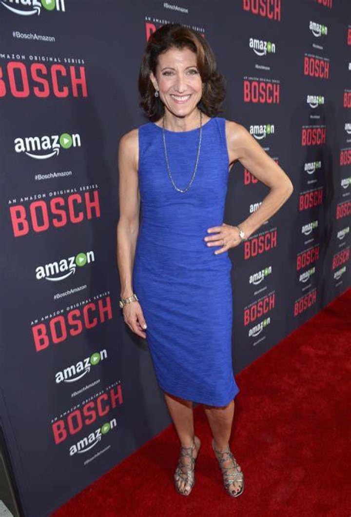 Amy Aquino Net Worth