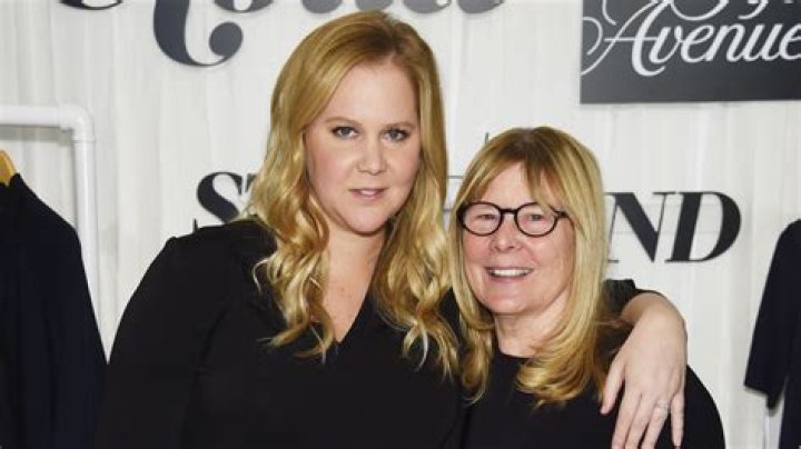 
Amy Schumer Parents Are Gordon Schumer And Sandra Schumer 