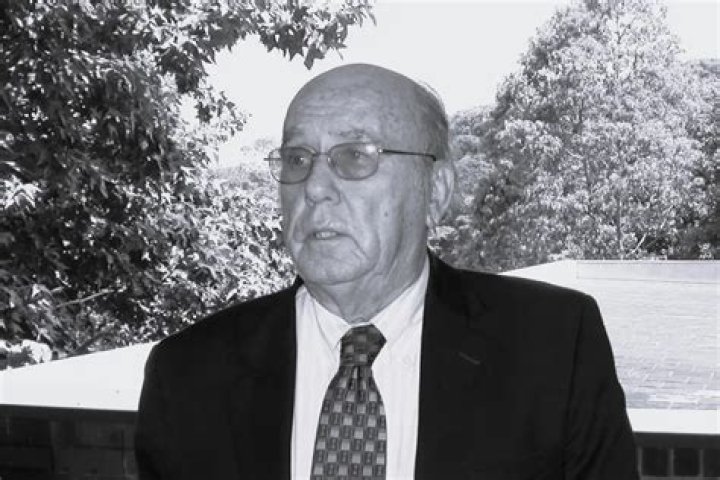 Armando de la Torre Net Worth