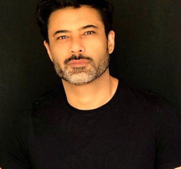 Arturo Posada Net Worth