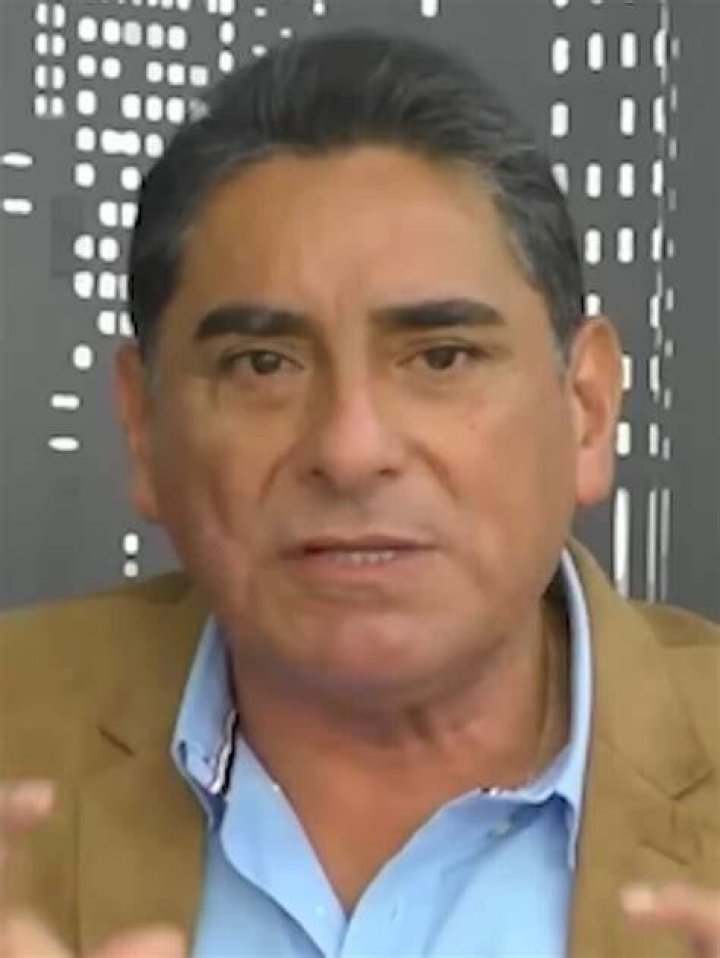 Carlos Alvarez