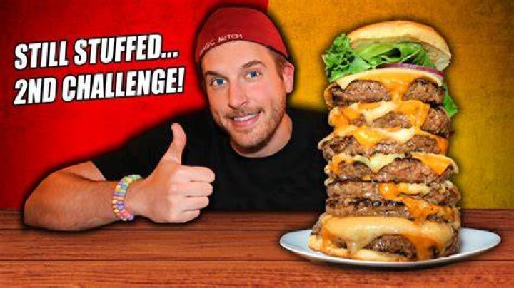 Completing the Burger Challenge in Persona 3 Reload