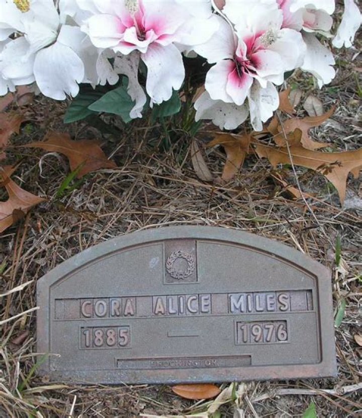 Cora Miles / Newsperson