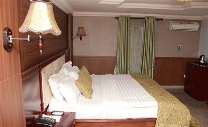 Definite Destiny Hotel, Ikeja