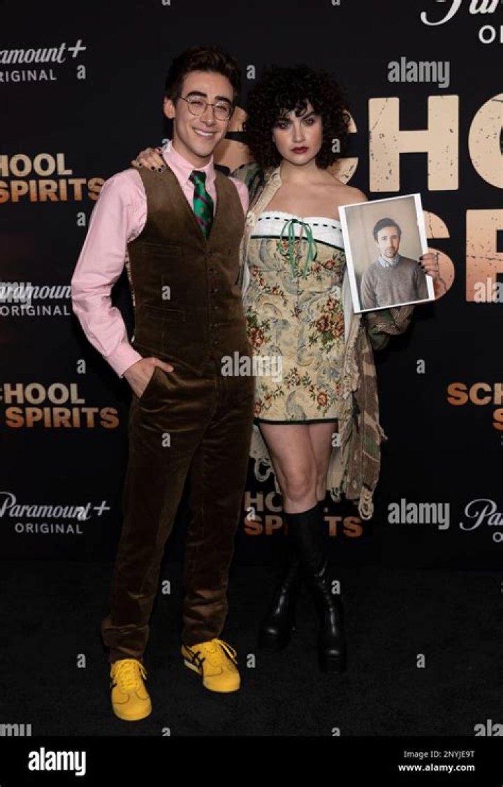 Does Actress Sarah Yarkin Have Husband?
