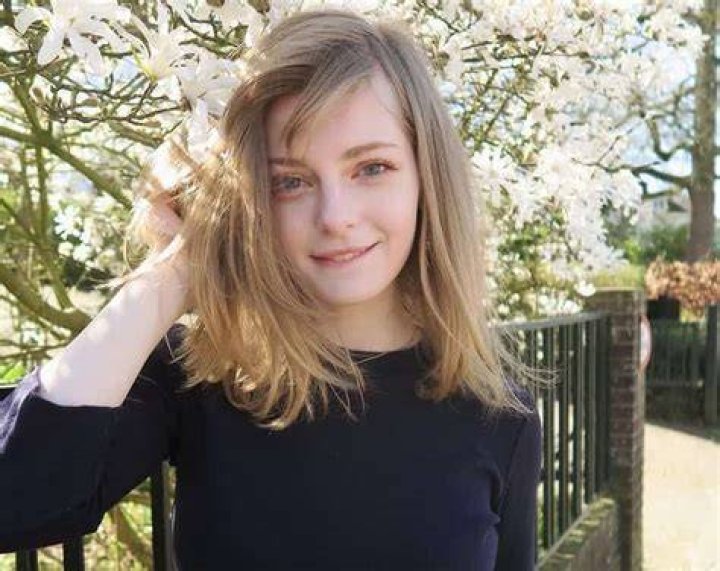 Ella Becroft Net Worth