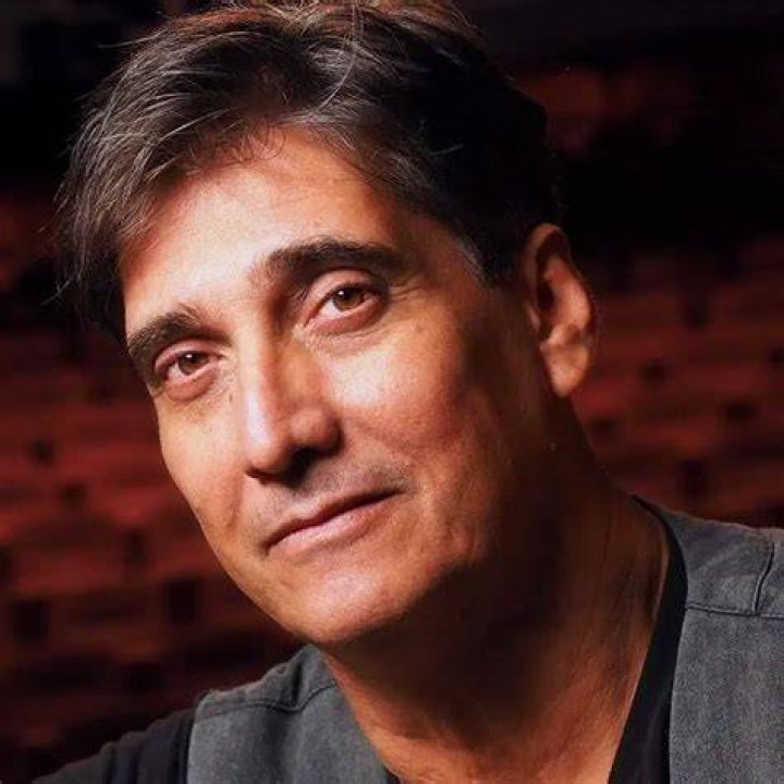 Guillermo Dávila Net Worth