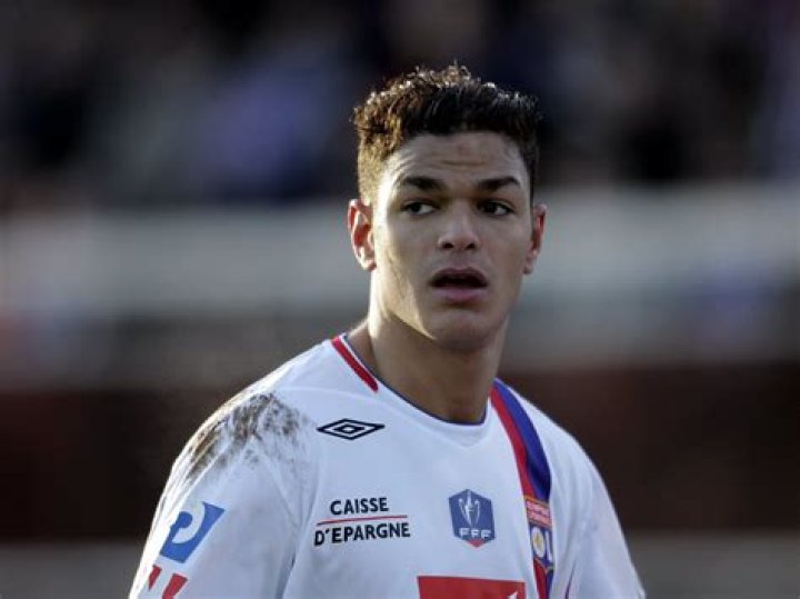 Hatem Ben Arfa: A Successful Football Career and Impressive Net Worth