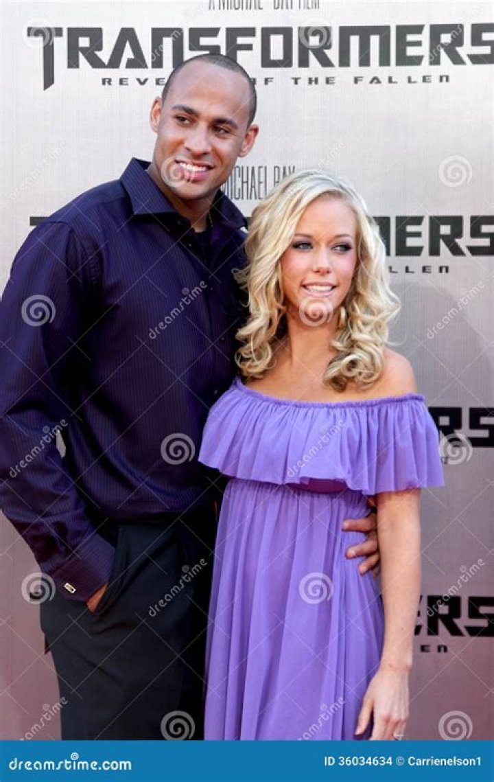 Himself - Kendra & Hank's Friend / Himself - Hank's Teammate / Himself - Long Snapper, Philadelphia Eagles / Himself - Philadelphia Eagles Player / Himself - Philadelphia Eagles Teammate