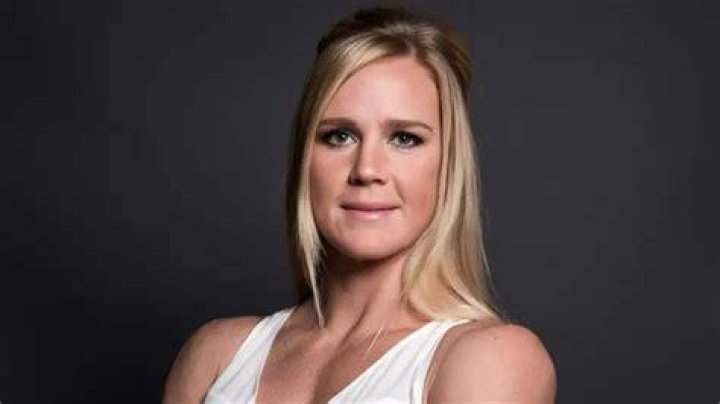 Holly Kenny Net Worth