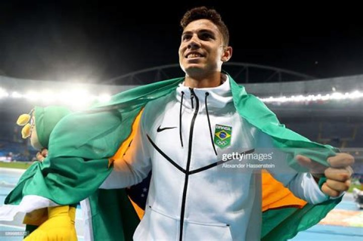 How Much Does Thiago Silva Earn A Year?