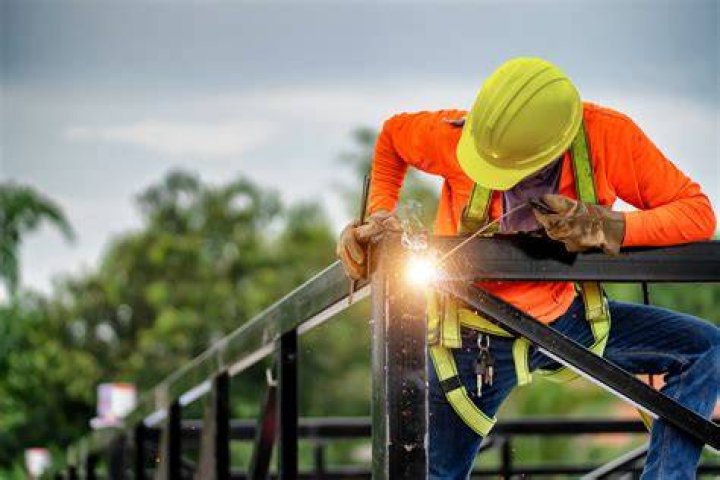 How to become a iron worker
