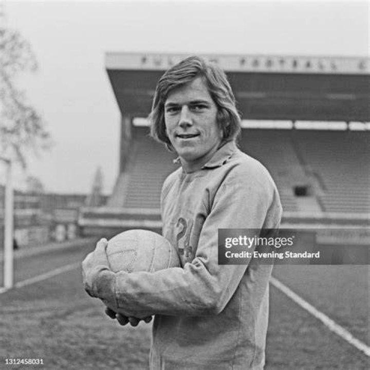 Kenny Mitchell (footballer)