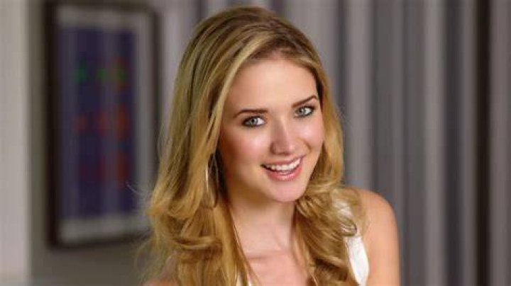 Kimberly Dos Ramos Net Worth