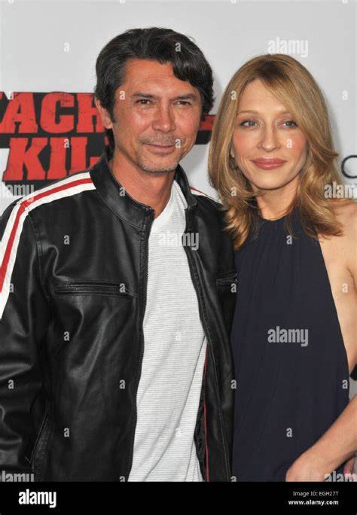 Lou Diamond Phillips, Yvonne Boismier Phillips
