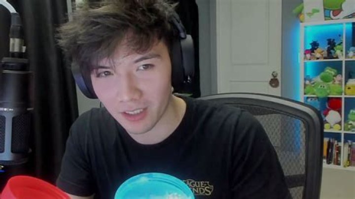 Masayoshi Age: Twitch Streamer
