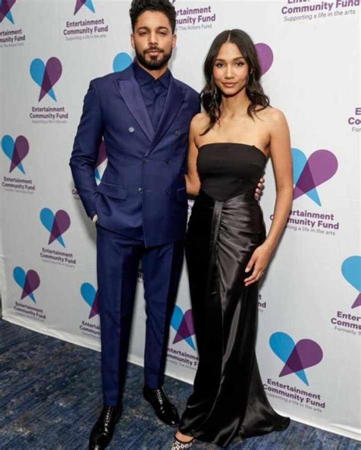 Michael Evans Behling Siblings, Girlfriend And Net Worth