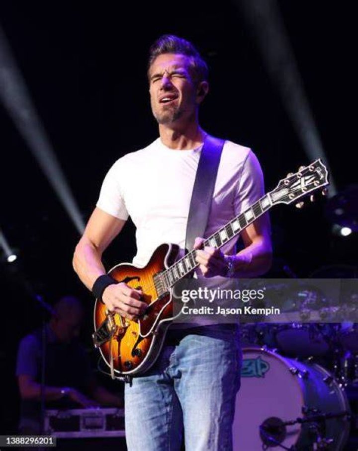 Nick Hexum