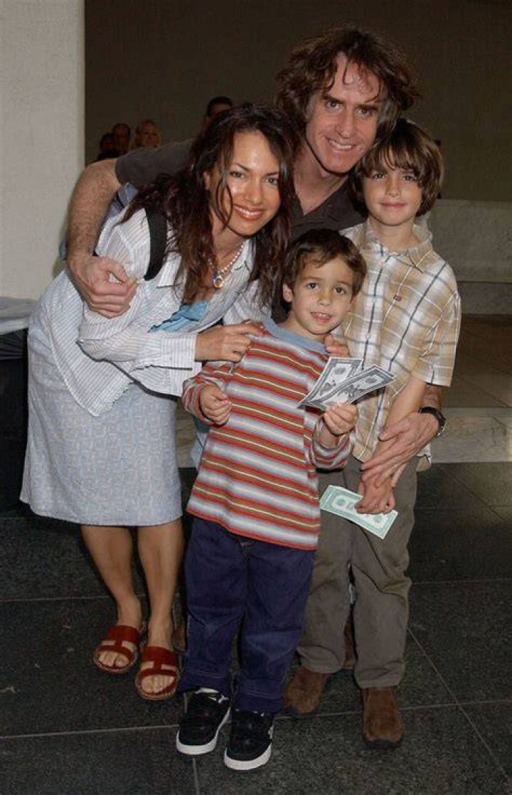 Susanna Hoffs Children: Meet Sam Rayfield Roach, Jackson Roach