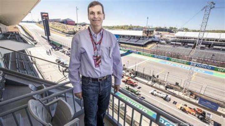 Tavo Hellmund Net Worth