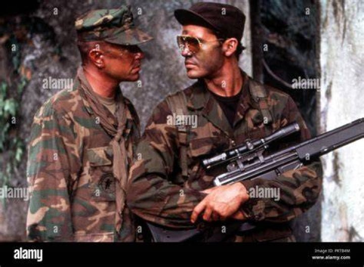 Tom Berenger, Luis Llosa