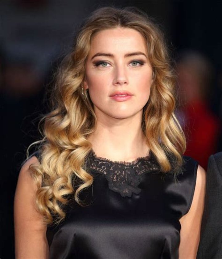 What bra size is Amber Heard?